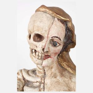 Geschnitztes Memento Mori
