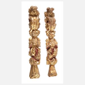 Zwei geschnitzte Appliken