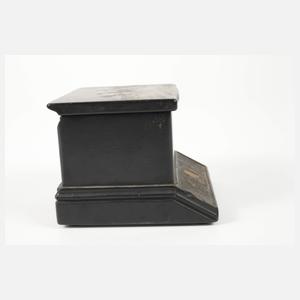 Kleine Lackschatulle