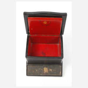 Kleine Lackschatulle