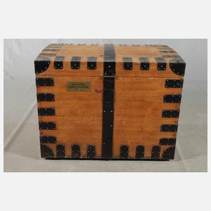 Transportkiste für ein Silberservice