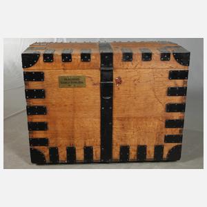 Transportkiste für ein Silberservice