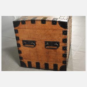 Transportkiste für ein Silberservice