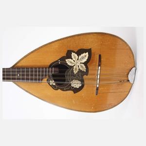 Laute und zwei Mandolinen