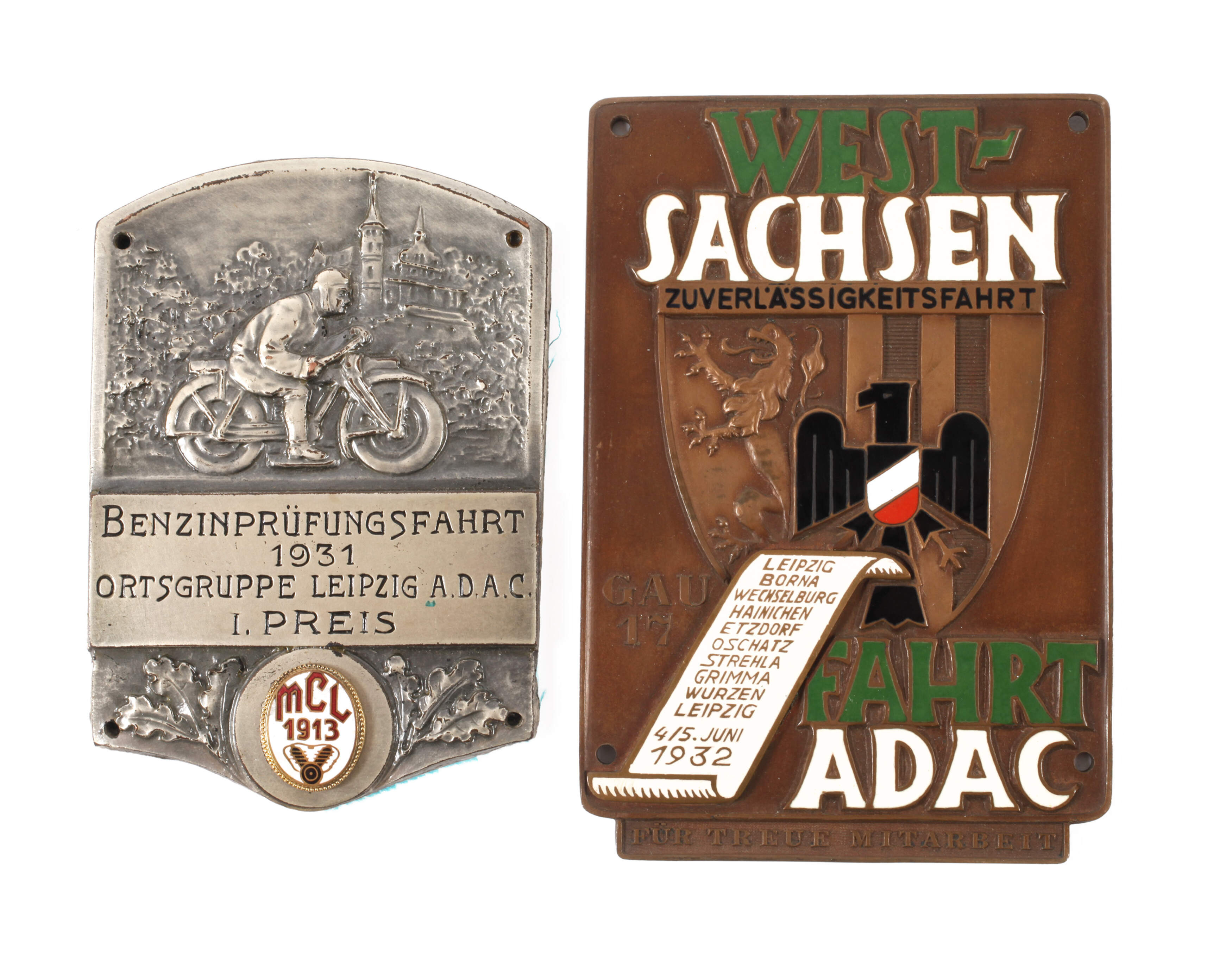 Zwei ADAC-Plaketten