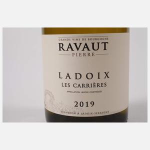 Sechs Flaschen Ladoix Les Carrières 2019