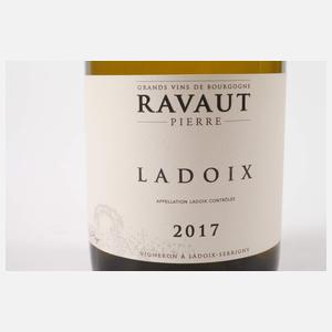 Sechs Flaschen Ladoix 2017