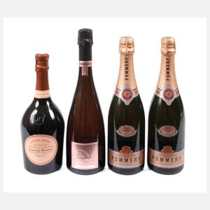 Vier Flaschen Champagner
