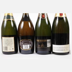 Fünf Flaschen Champagner