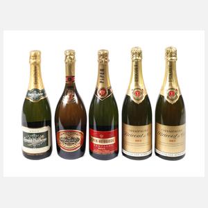 Fünf Flaschen Champagner