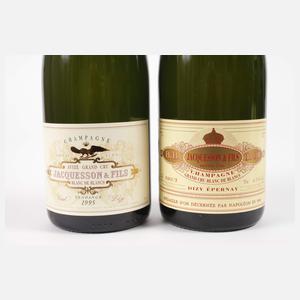 Drei Flaschen Jahrgangschampagner