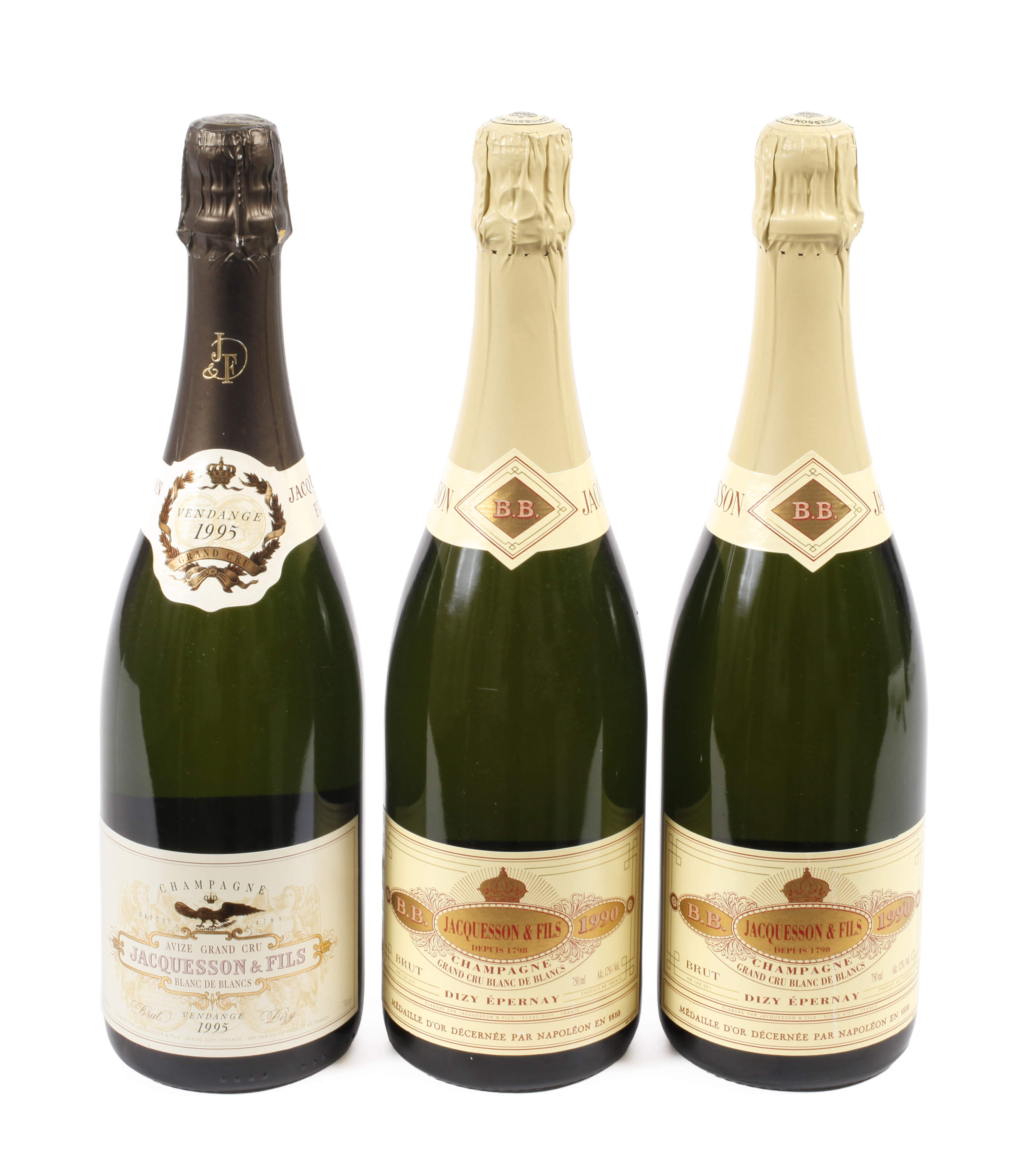 Drei Flaschen Jahrgangschampagner