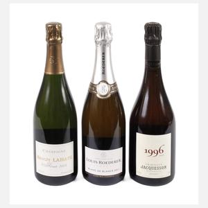 Drei Flaschen Jahrgangschampagner