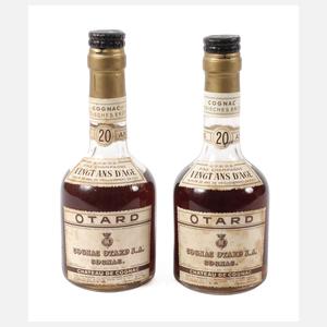 Zwei kleine Flaschen Otard