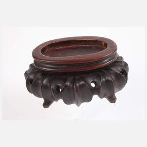 Steinschnitzerei als Vase