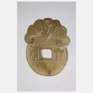 Drei Jadeschnitzereien