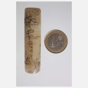 Drei Jadeschnitzereien