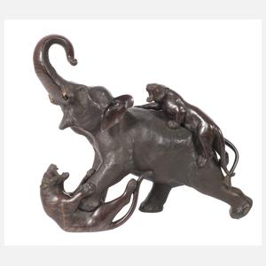 Großes Okimono eines Elefanten