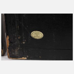 Paar geschnitzte Wandreliefs