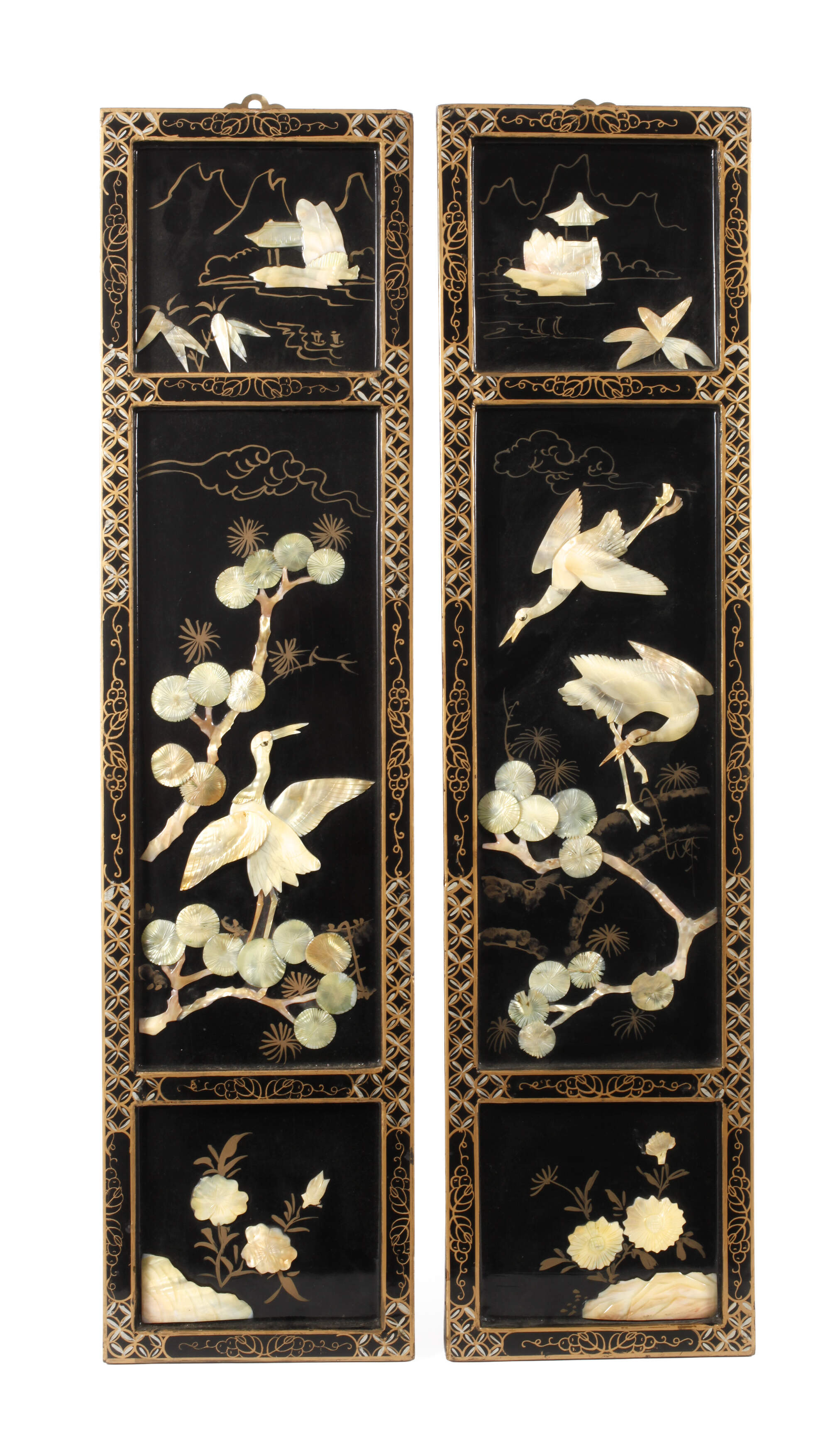 Paar geschnitzte Wandreliefs