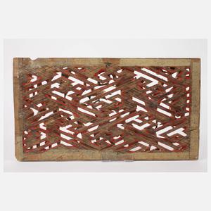 Drei Reliefschnitzereien