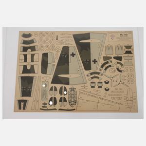 Bastelbögen für Flugzeuge und Sturmgeschütz