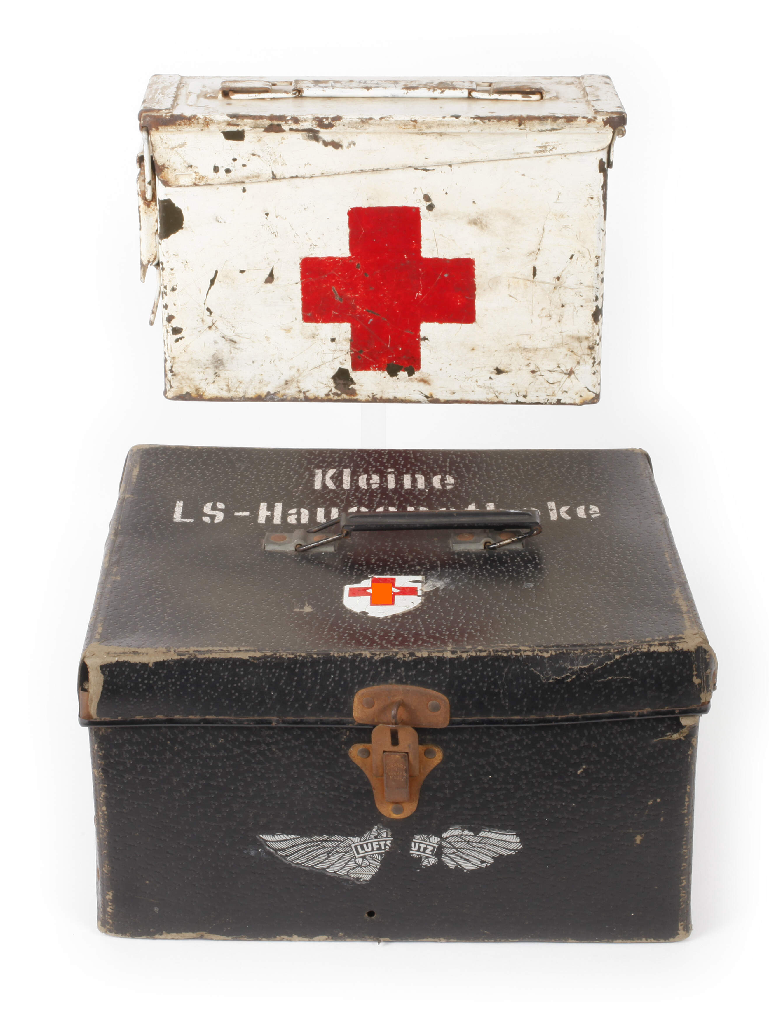 Zwei Rot-Kreuz-Kästen, 2. Weltkrieg