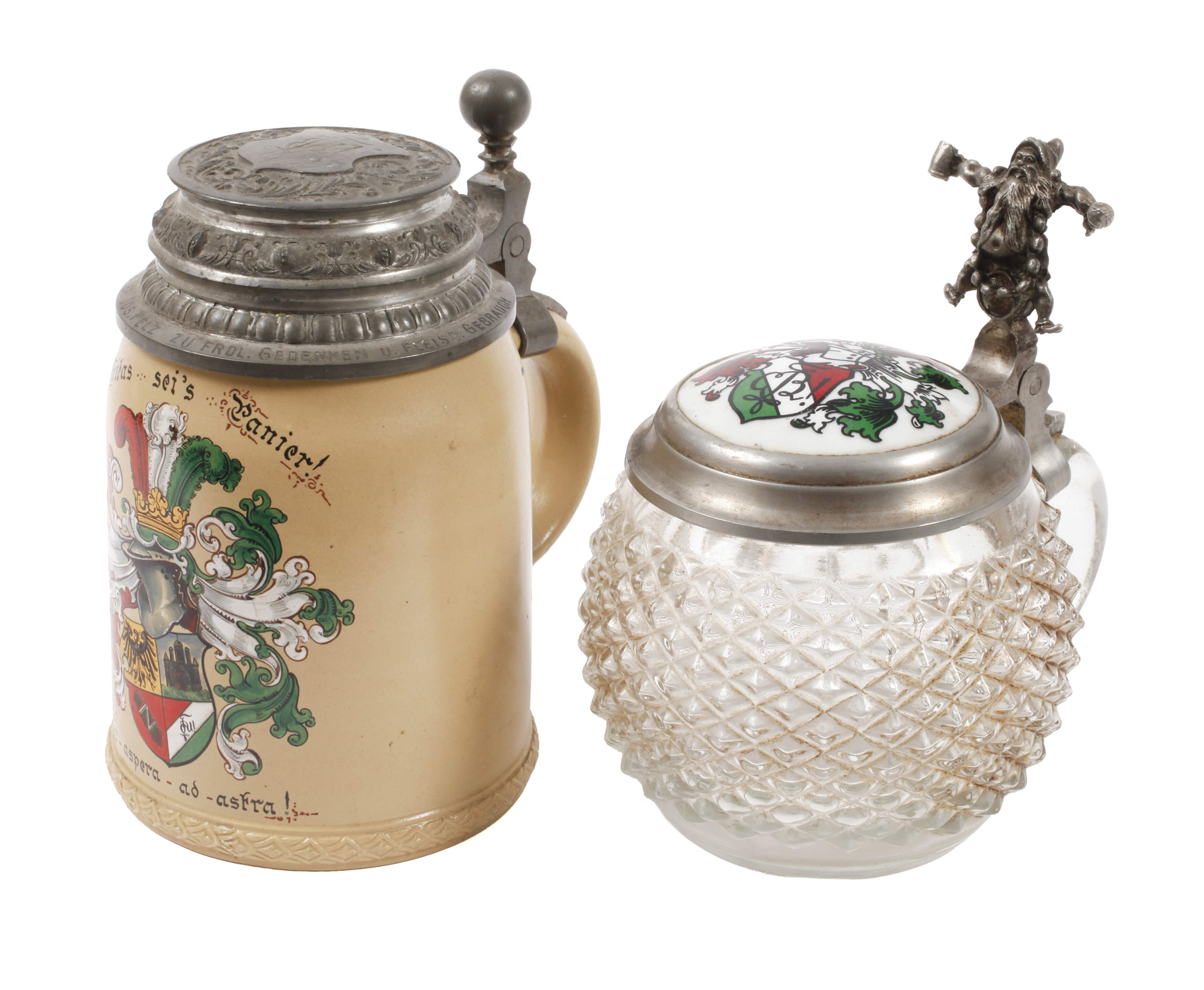 Zwei studentische Bierkrüge