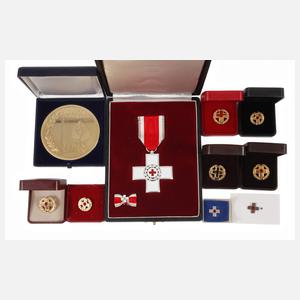 Konvolut Abzeichen und Medaillen Rotes Kreuz