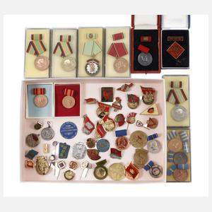 Konvolut Orden und Abzeichen DDR