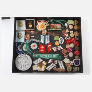 Großes Konvolut Abzeichen und Effekte DDR