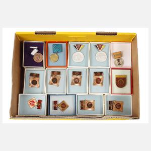 Konvolut Orden und Abzeichen DDR