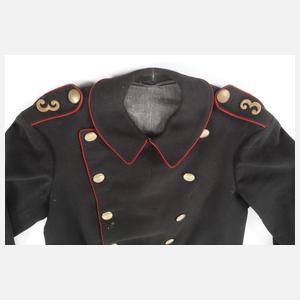 Historische Feuerwehruniform mit Helm