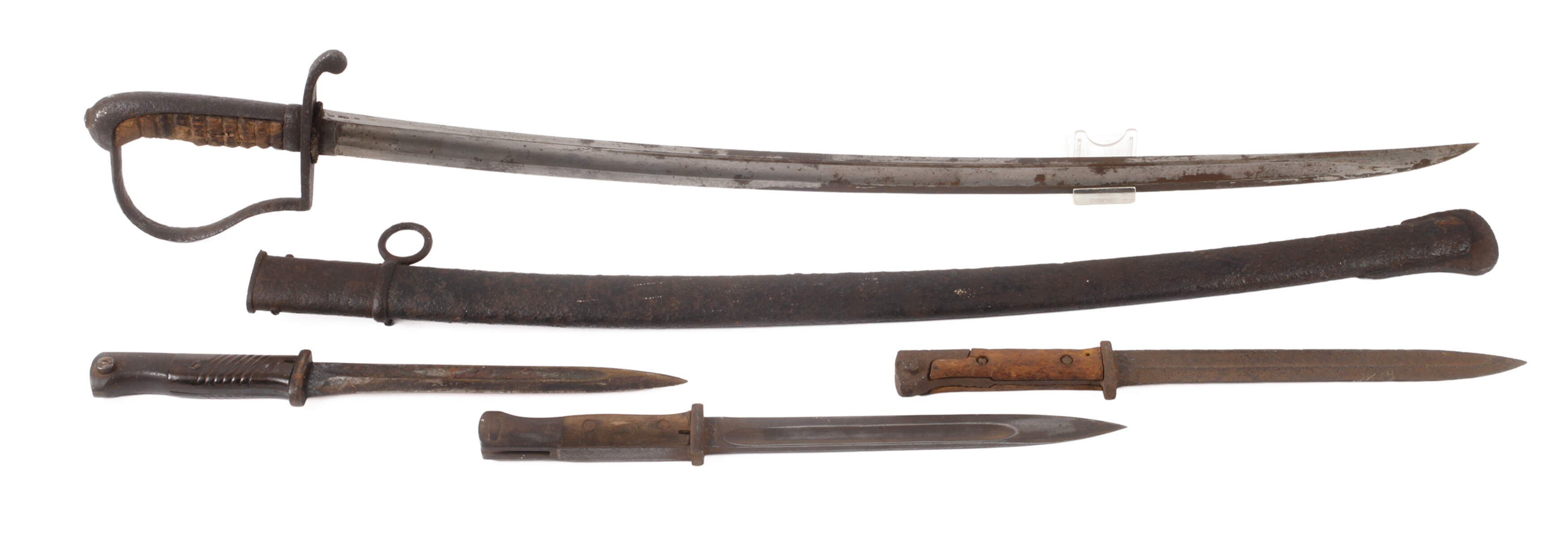 Säbel und drei Bajonette