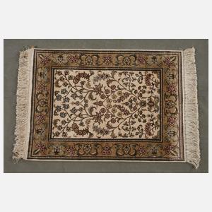 Zwei kleine Seidenteppiche