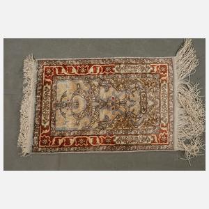 Zwei kleine Seidenteppiche