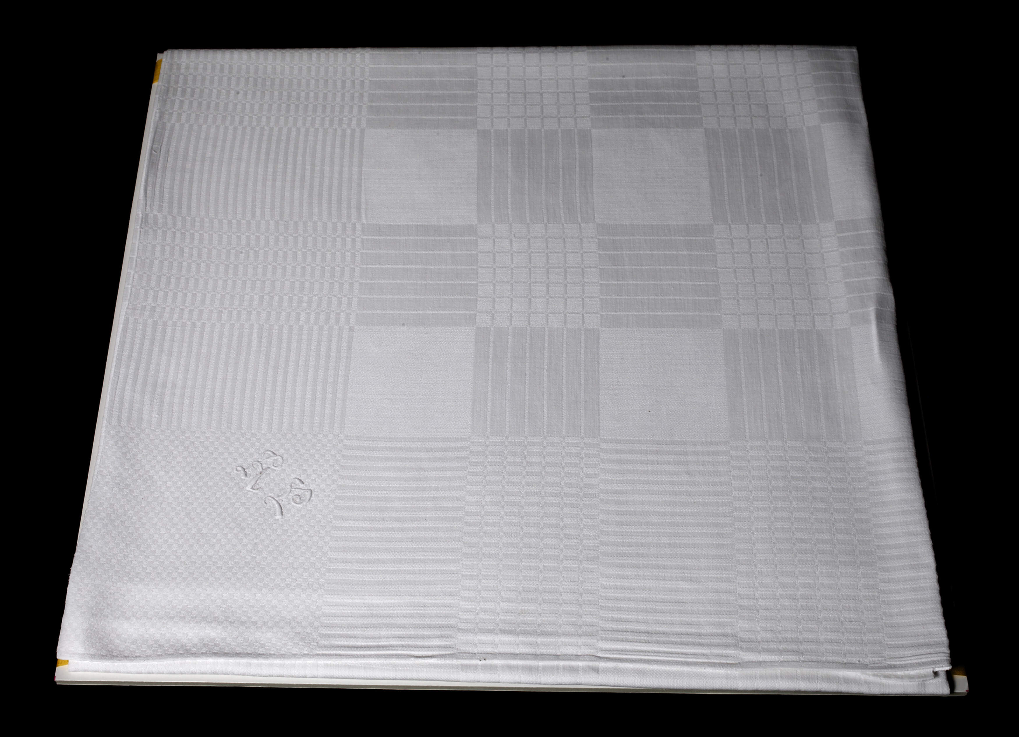 Schwedisches Tafeltuch aus der Volkskunstweberei