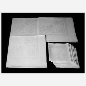 Tafelgarnitur mit Papageientulpenmuster