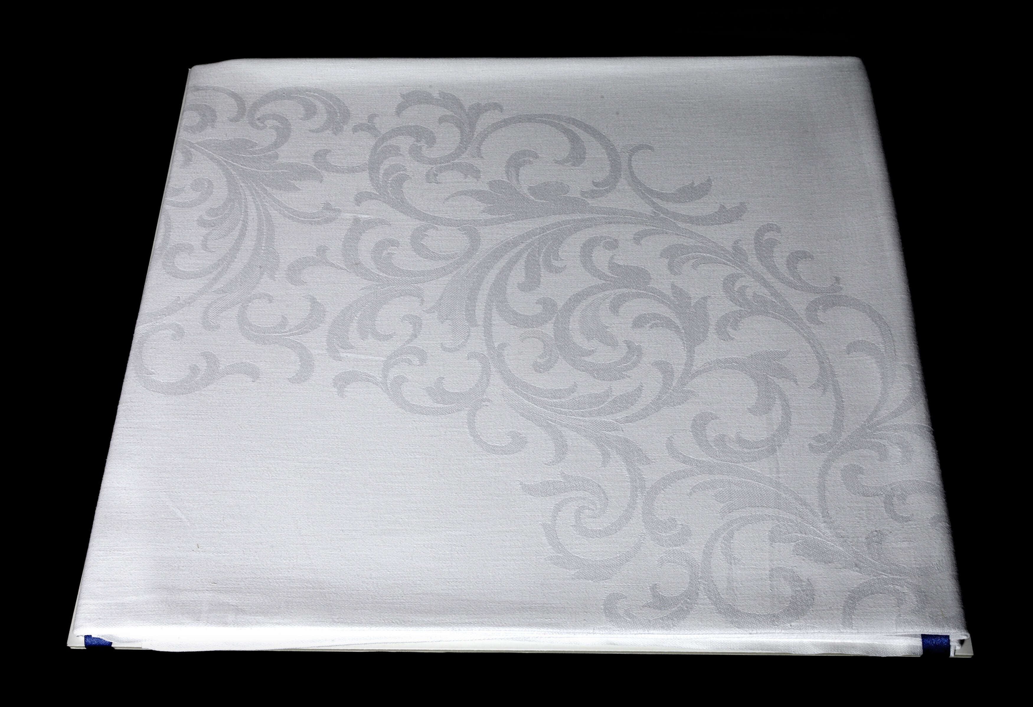 Tafeltuch mit Akanthusrankendekor