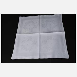 Tafelgarnitur mit Rocaillemuster