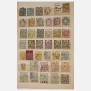 Zwei Briefmarkenalben Ausland