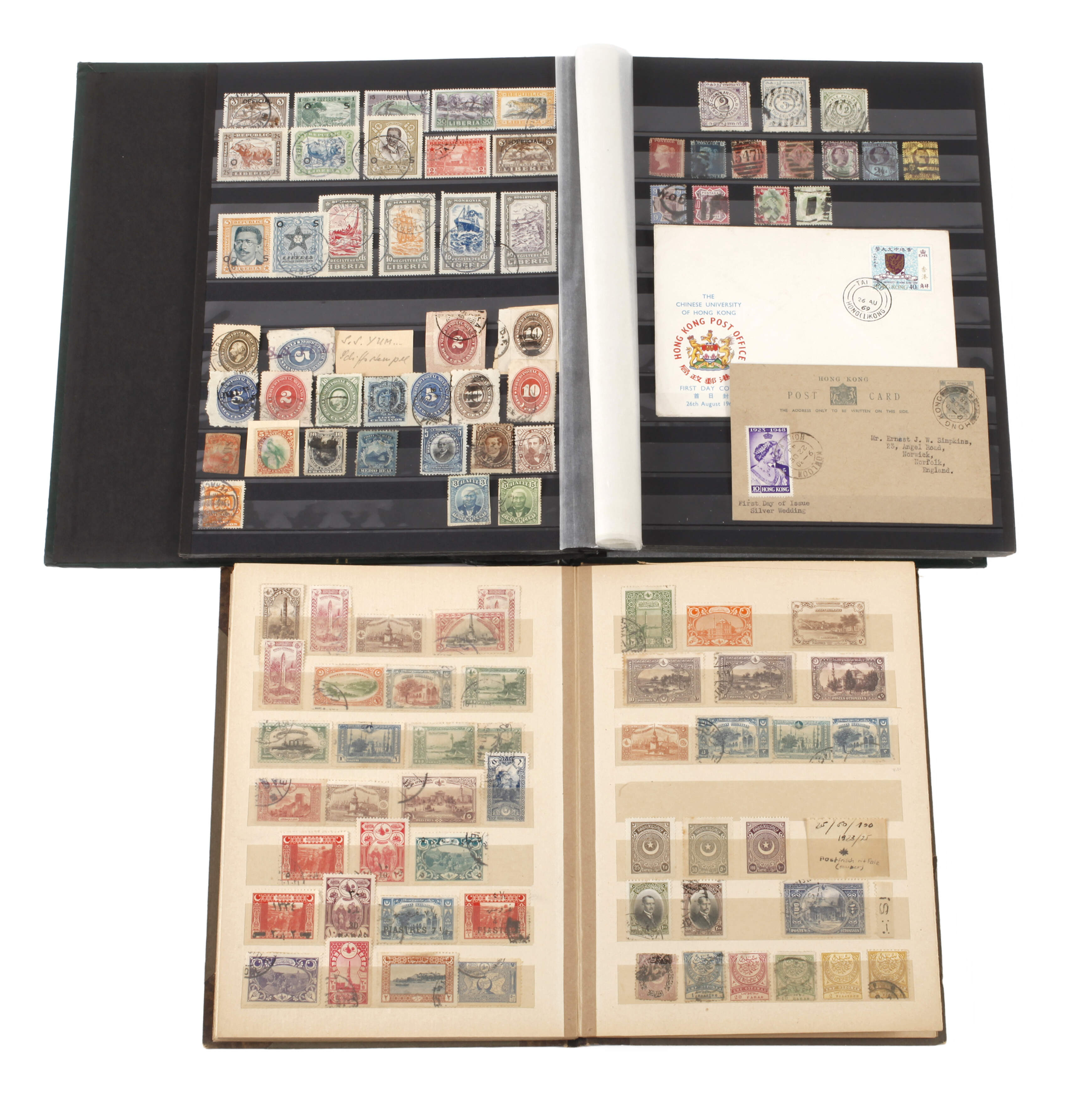 Zwei Briefmarkenalben Ausland