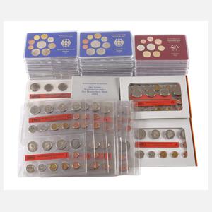 Konvolut DM und Euro Kursmünzensätze BRD