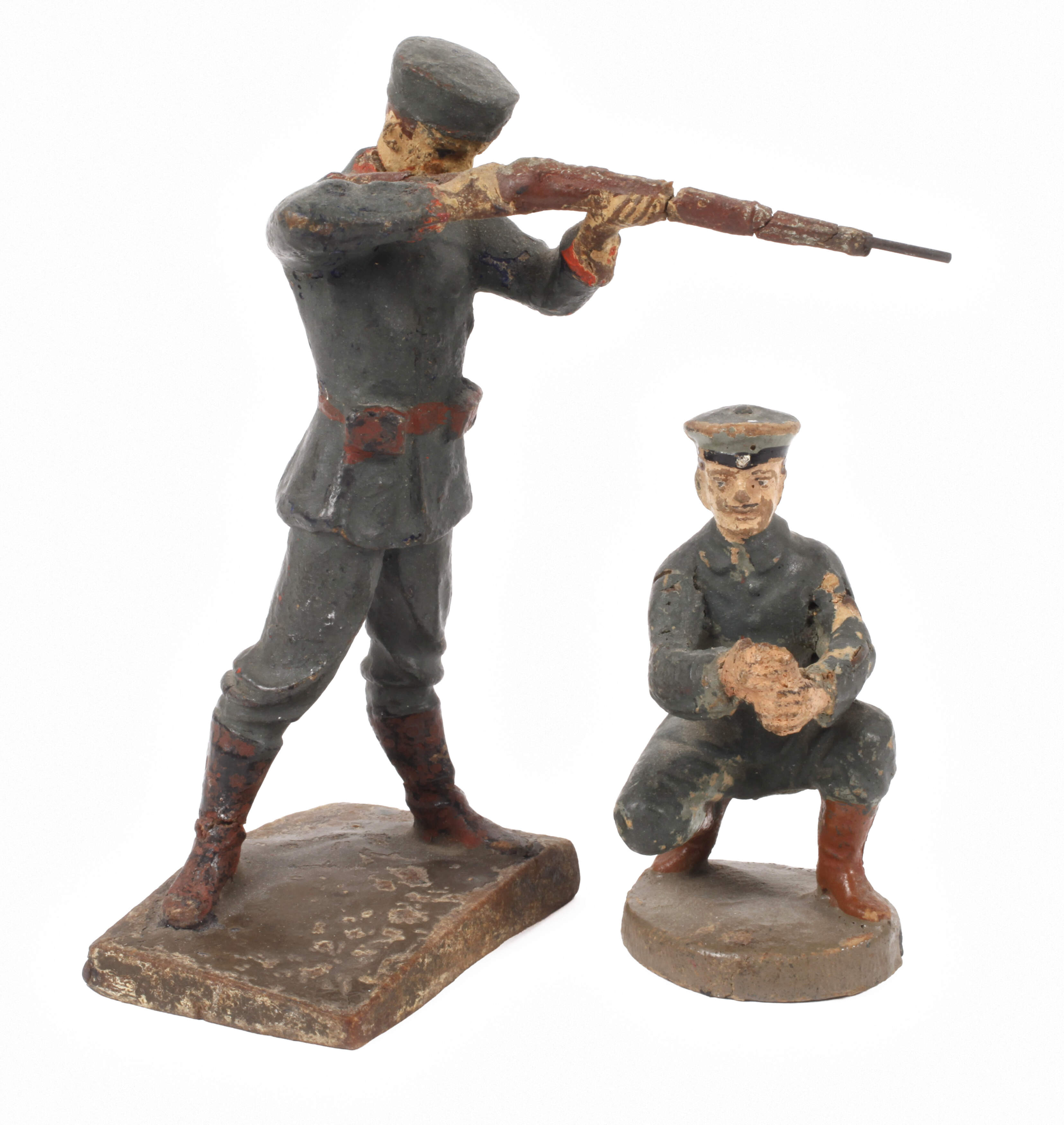 Zwei frühe Massesoldaten