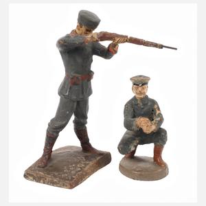 Zwei frühe Massesoldaten