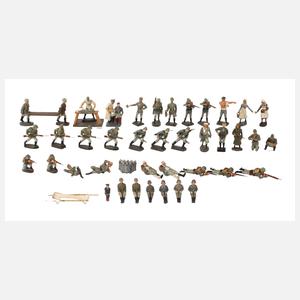 Konvolut Massesoldaten im Gefecht