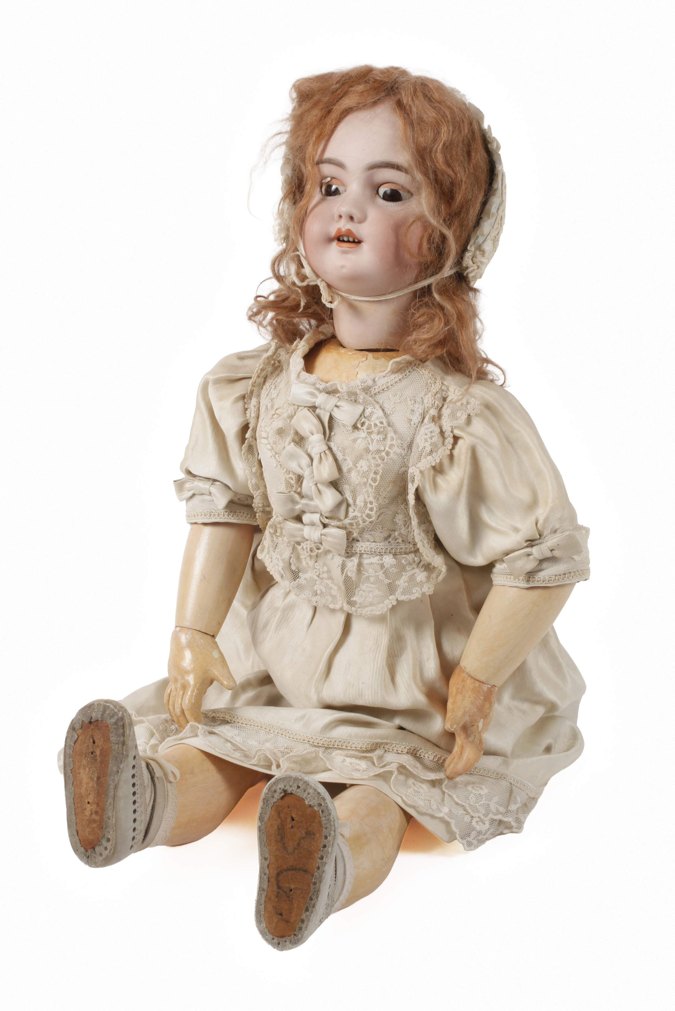 Große Porzellankopfpuppe mit Zugstimme