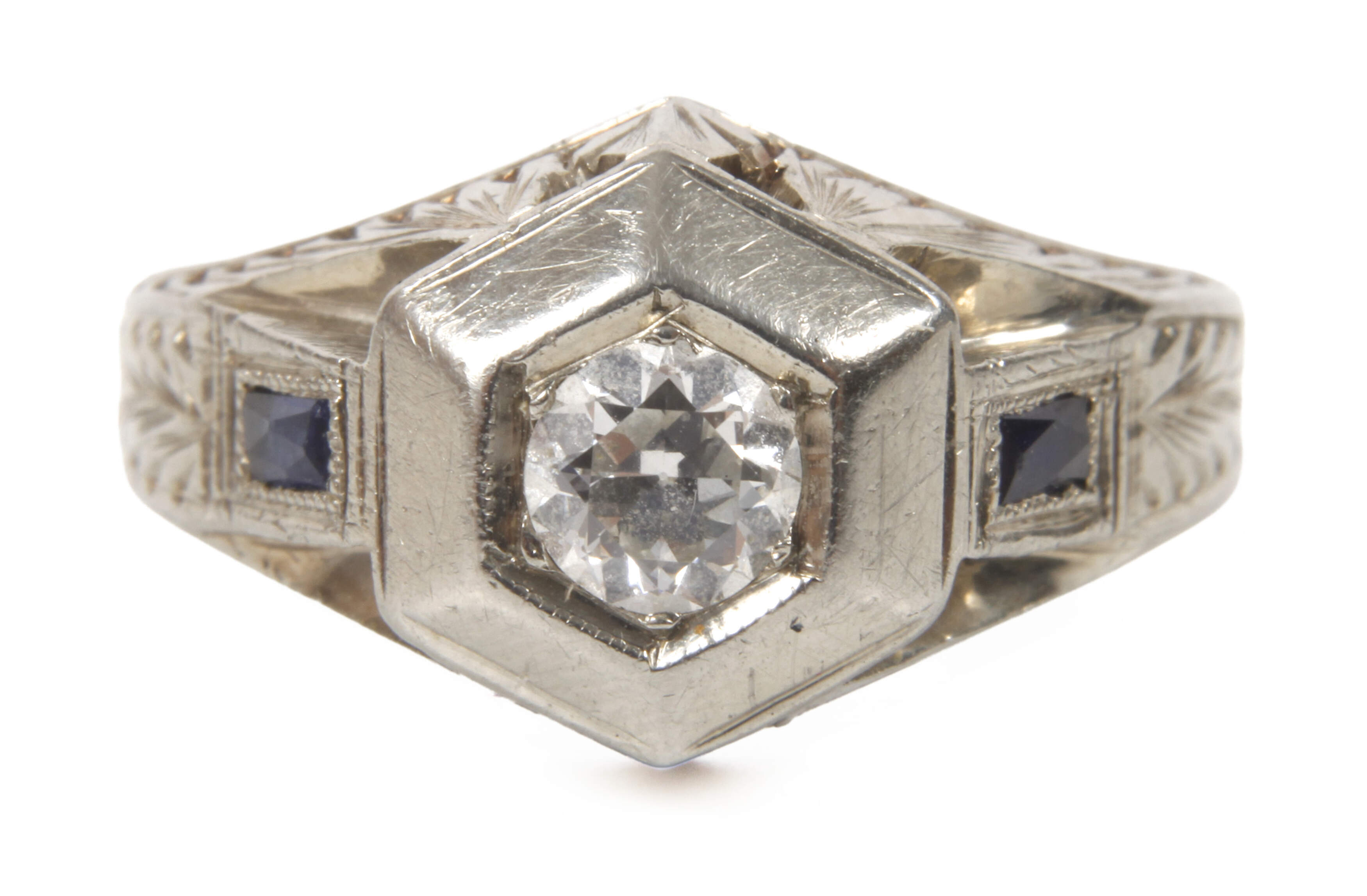 Herrenring mit Diamant und Saphiren