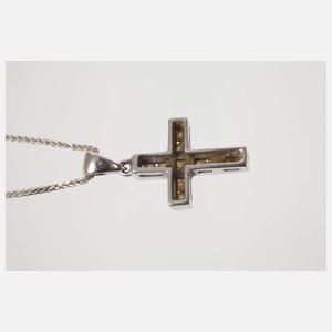 Kreuzanhänger mit Brillanten an Kette