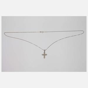 Kreuzanhänger mit Brillanten an Kette